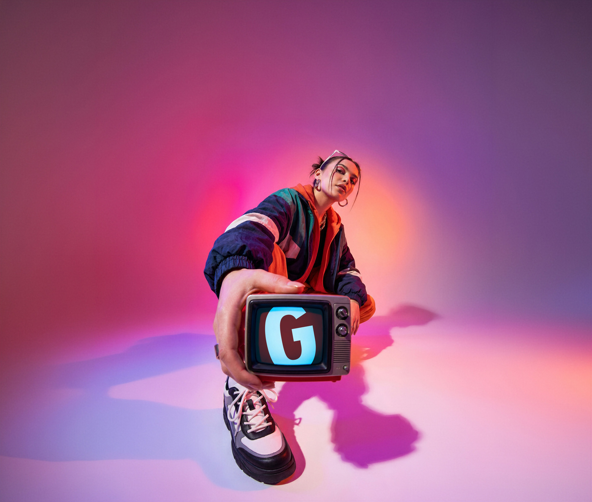 Goldbach-Motiv mit Retro-TV und G-Logo